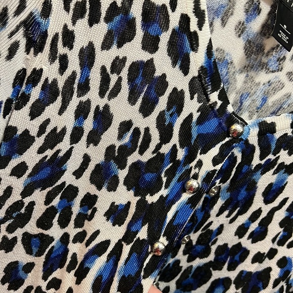 WHBM SZ Small cheetah print Black white and blue sweater - Picture 2 of 6
